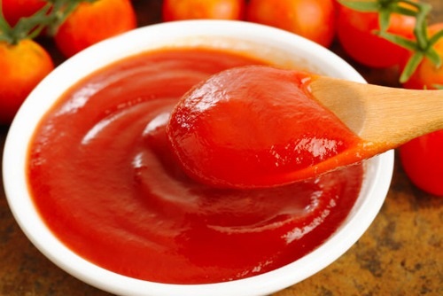 Cà chua chứa nhiều dưỡng chất đem đến khả năng nuôi dưỡng làn da trắng sáng mịn màng