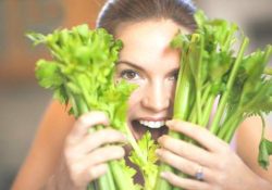 Trị tàn nhang bằng rau cần tây có hiệu quả không?