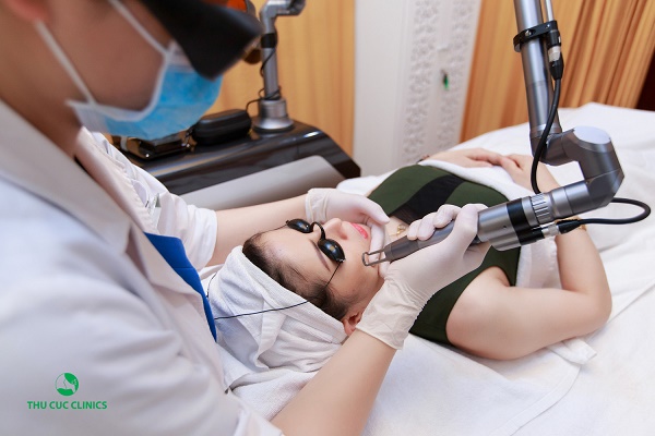 Thu Cúc Clinics đang ứng dụng phương pháp trị tàn nhang bằng Laser Iris, giúp loại bỏ tàn nhang hiệu quả khoảng 90%.