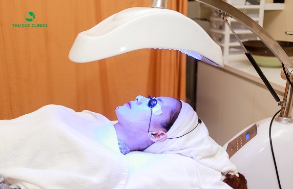 Công nghệ trị mụn Blue Light được đánh giá là một trong những phương pháp trị mụn hiện đại nhất hiện nay.